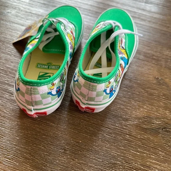 NWT Vans Sesame Street Kids Sneakers Shoes size 1.5 - Picture 5 of 8